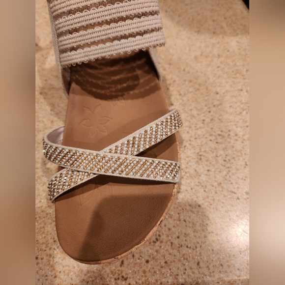 Skechers Luxe Foam Cali Wedge Sandal - Picture 5 of 6